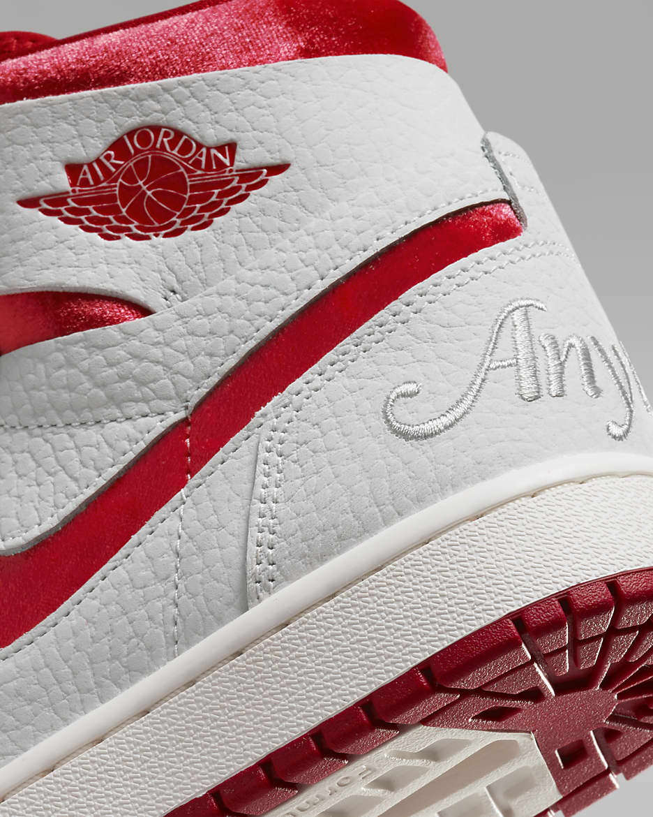 Air Jordan 1 Zoom CMFT 2 Valentines Day Women s Shoes. Nike JP